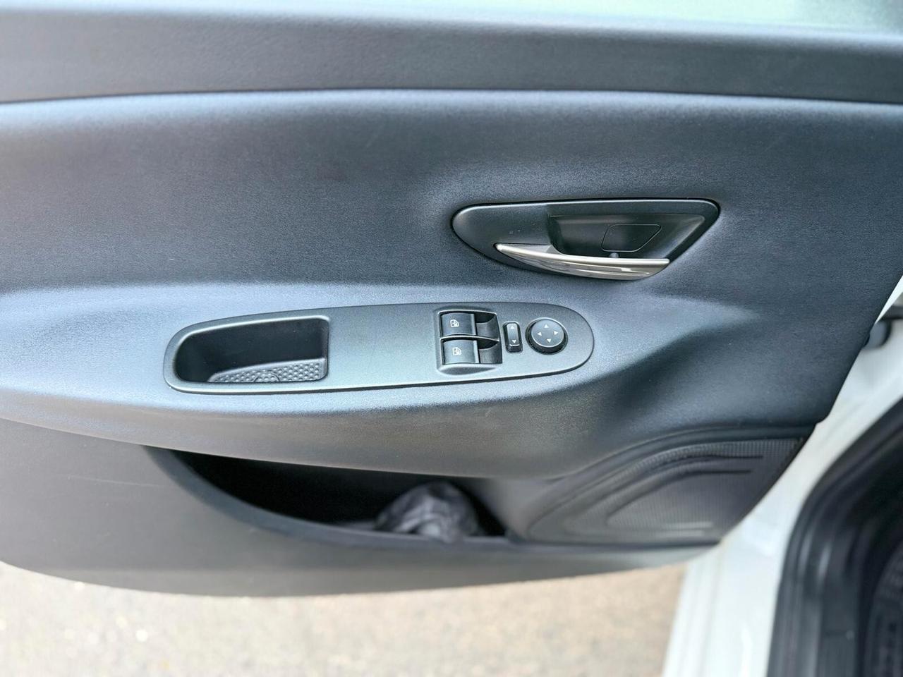 Lancia Ypsilon 1.2 Ecochic 69 CV GPL Gold