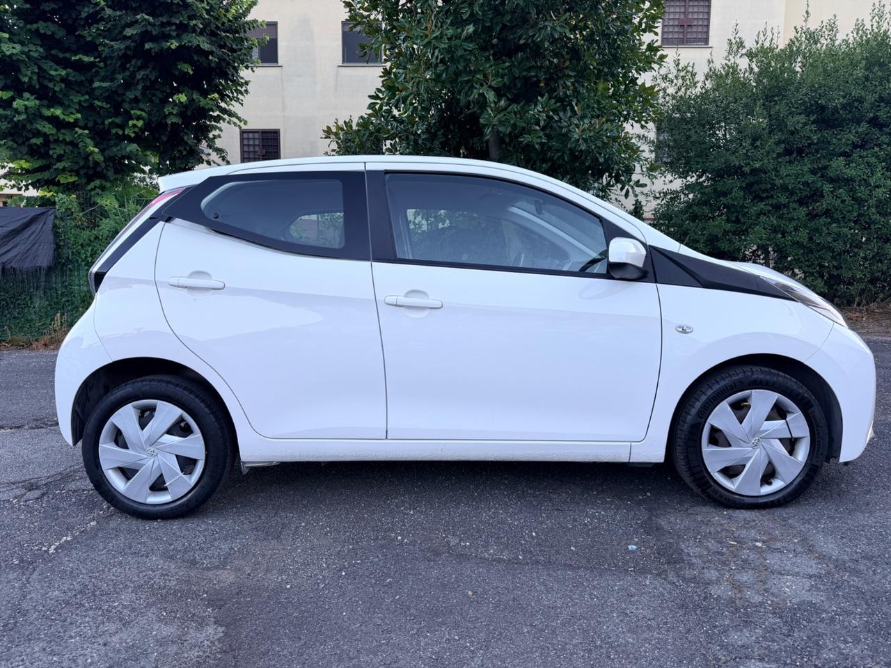 Toyota Aygo 1.0 VVT-i 69 CV 5 porte x-play TSS MMT