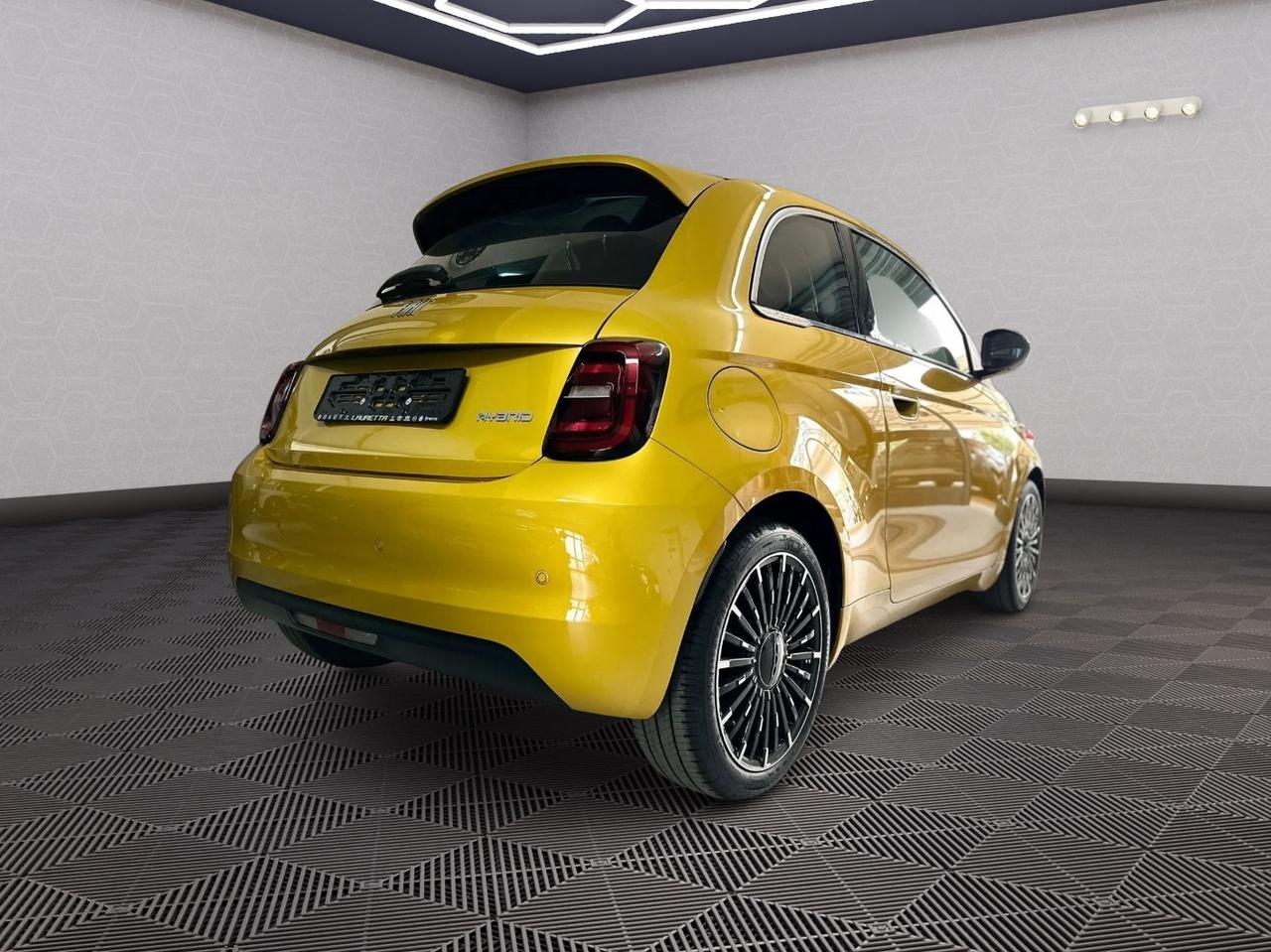 Fiat 500 Berlina Hybrid Icon