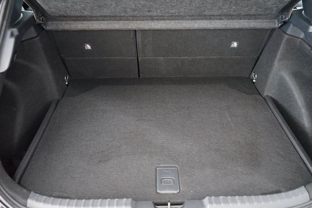 TOYOTA Corolla 1.8 Hybrid Business