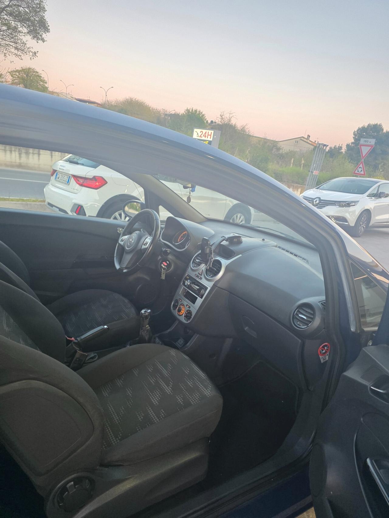 Opel Corsa GPL rivisionato 163000 km