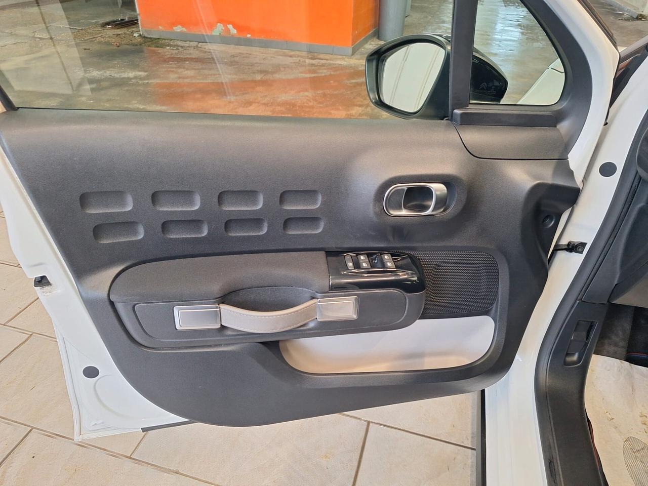 Citroen C3 2018 PureTech 82 Shine 1.2B €6B NEOPAT NAVI LED UNICO TEL BLUETOOTH O