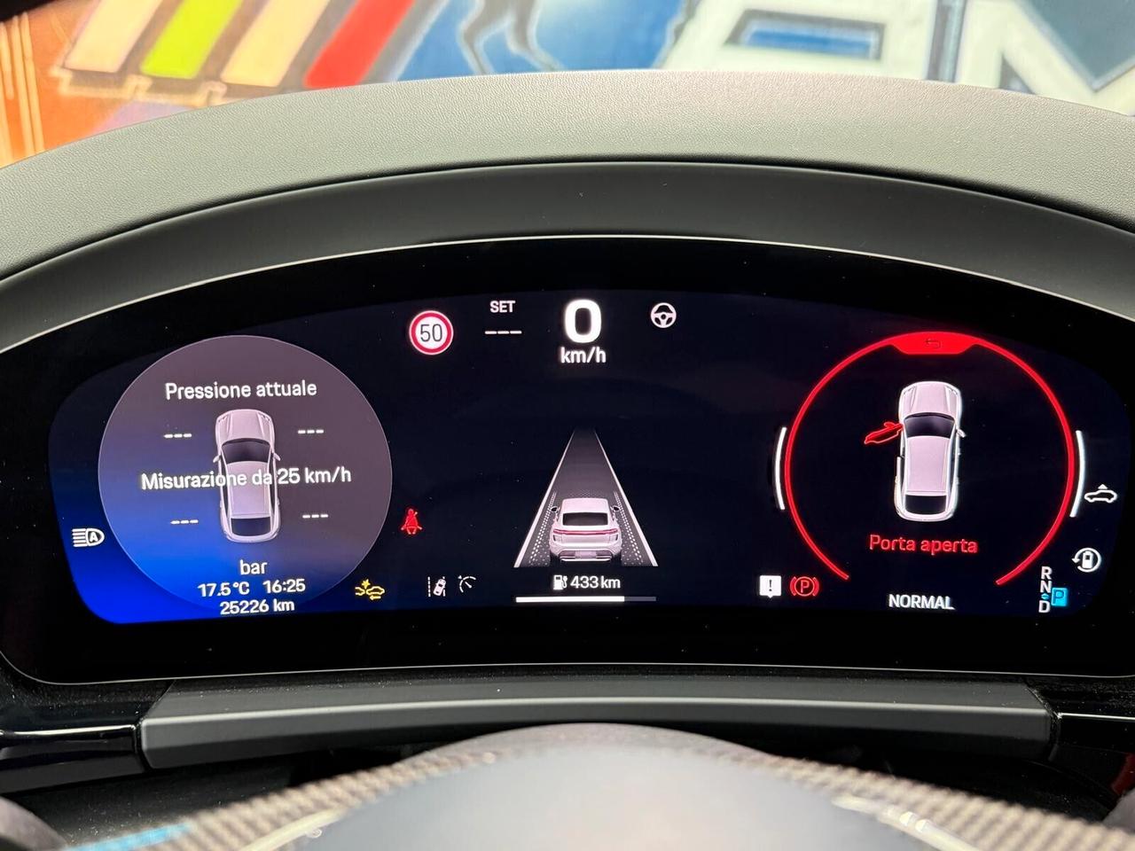 Porsche Macan EV Turbo (595)