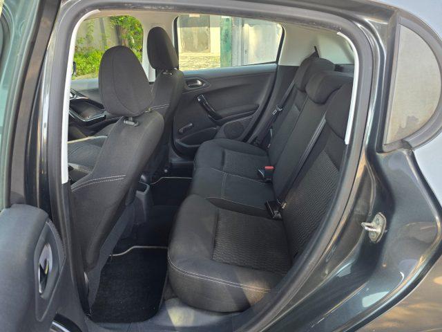 PEUGEOT 208 1.2i Benzina 82CV 5 Porte Active per NEOPATENTATI
