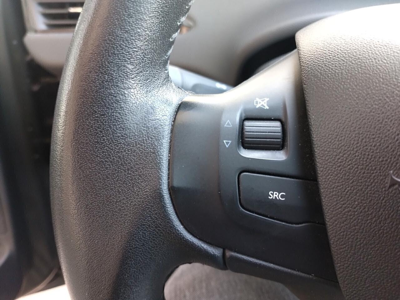 Peugeot 208 1.4 HDi 68 CV 5 porte Allure