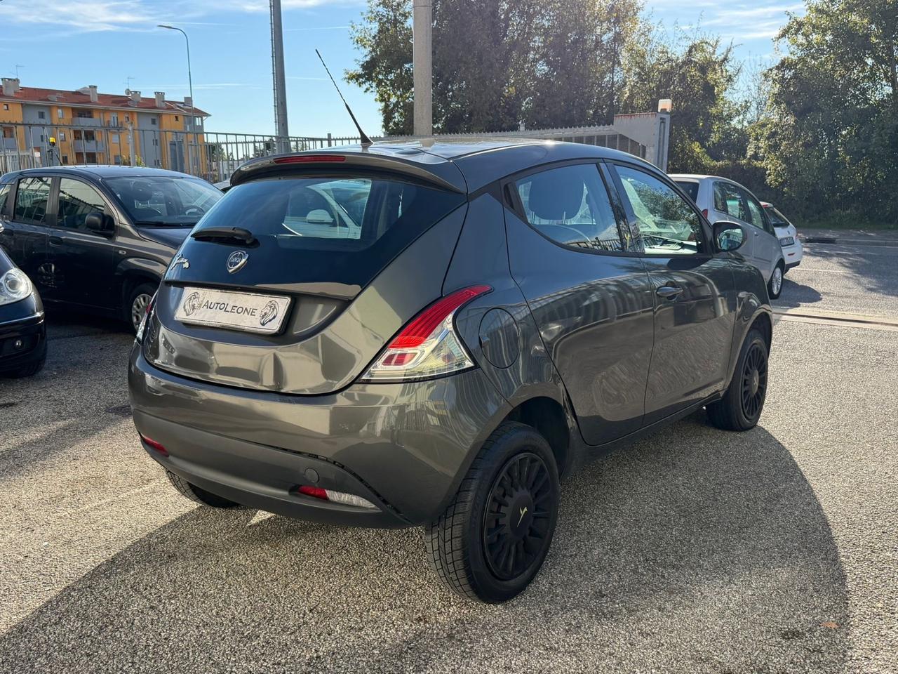 Lancia Ypsilon 0.9 TwinAir 85 CV 5 porte S&S DFN Gold