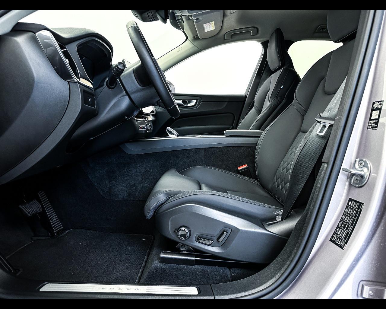 VOLVO XC60 Plus Bright B5 AWD AUT