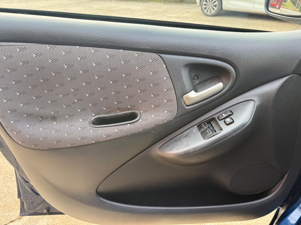 Toyota Yaris 1.3 5 porte Sol