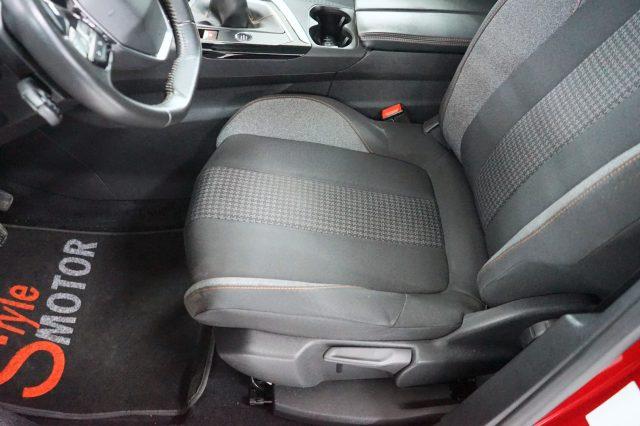 PEUGEOT 3008 BlueHDi 130 S&S Business