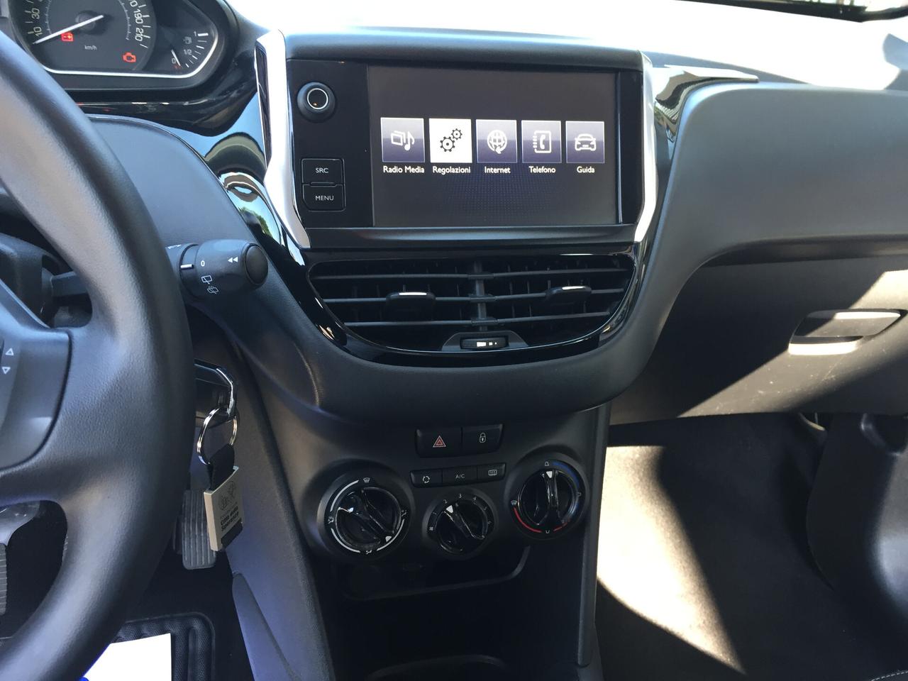 Peugeot 208 PureTech 82 5 porte Active x NEOPATENTATI