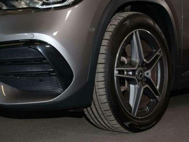 Mercedes-Benz GLA 250 AMG PREMIUM 4 MATIC LED PDC KAMERA TETTO MBUX ACC