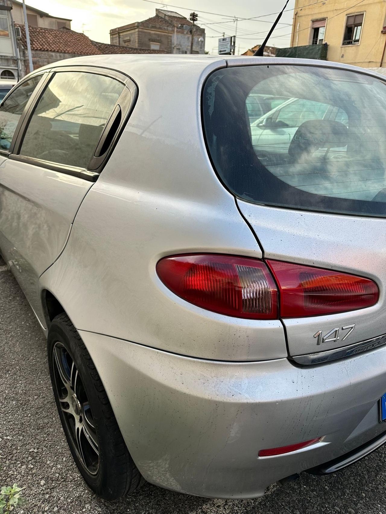 Alfa Romeo 147 1.9 JTD M-JET 16V 5 porte Exclusive