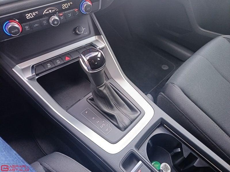 Audi Q3 35 TDI S tronic Business