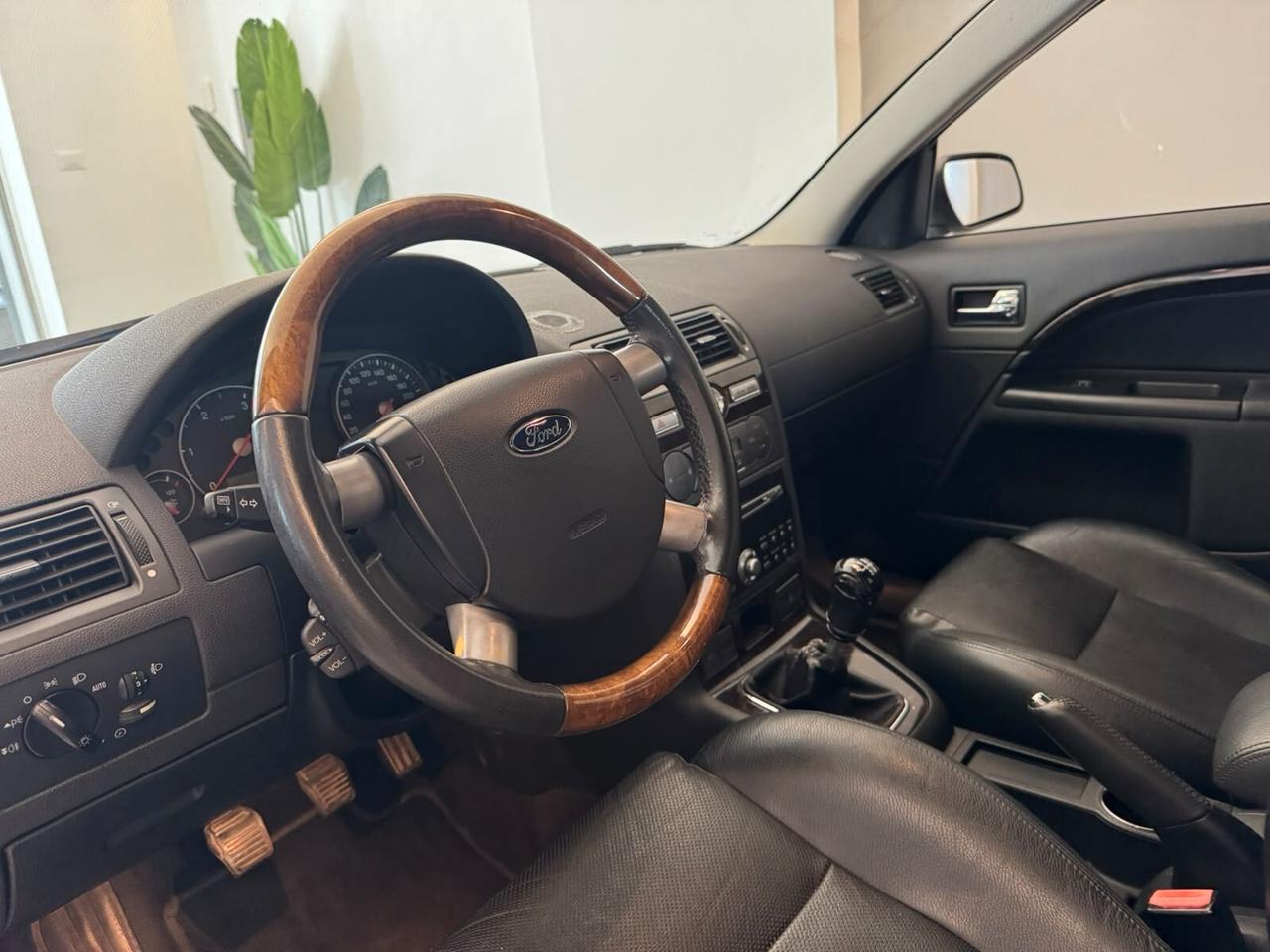 FORD MONDEO 2.2 TDCI GHIA BERLINA