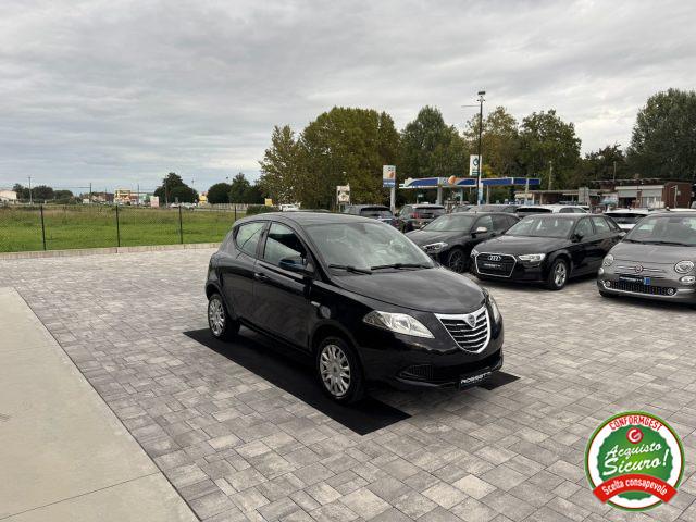 LANCIA Ypsilon 5 porte Metano Ecochic ANCHE PER NEOPATENTATI