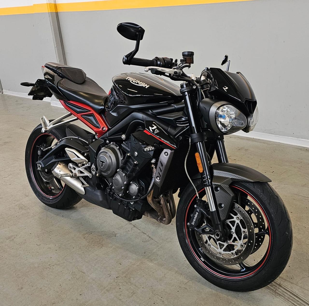 Triumph street triple R 765