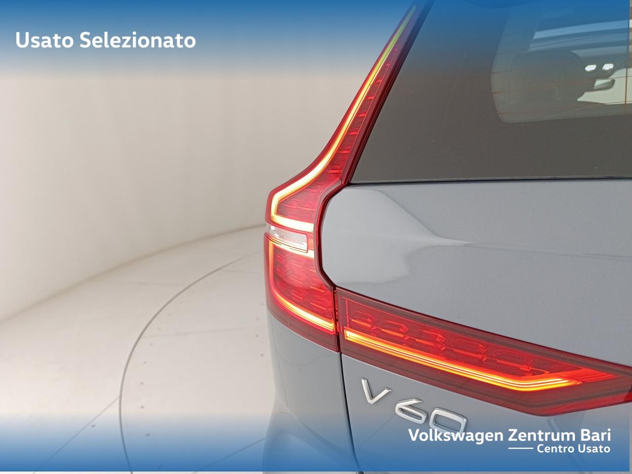 Volvo V60 2.0 b4 ultimate dark auto
