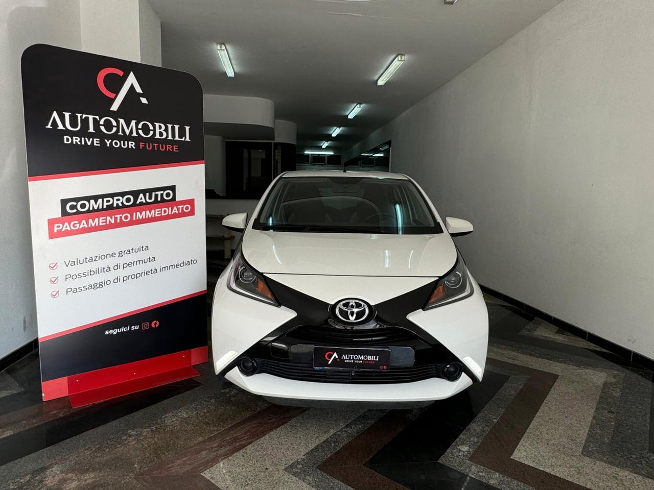 Toyota Aygo 1.0 VVT-i 69 CV 5 porte x-play