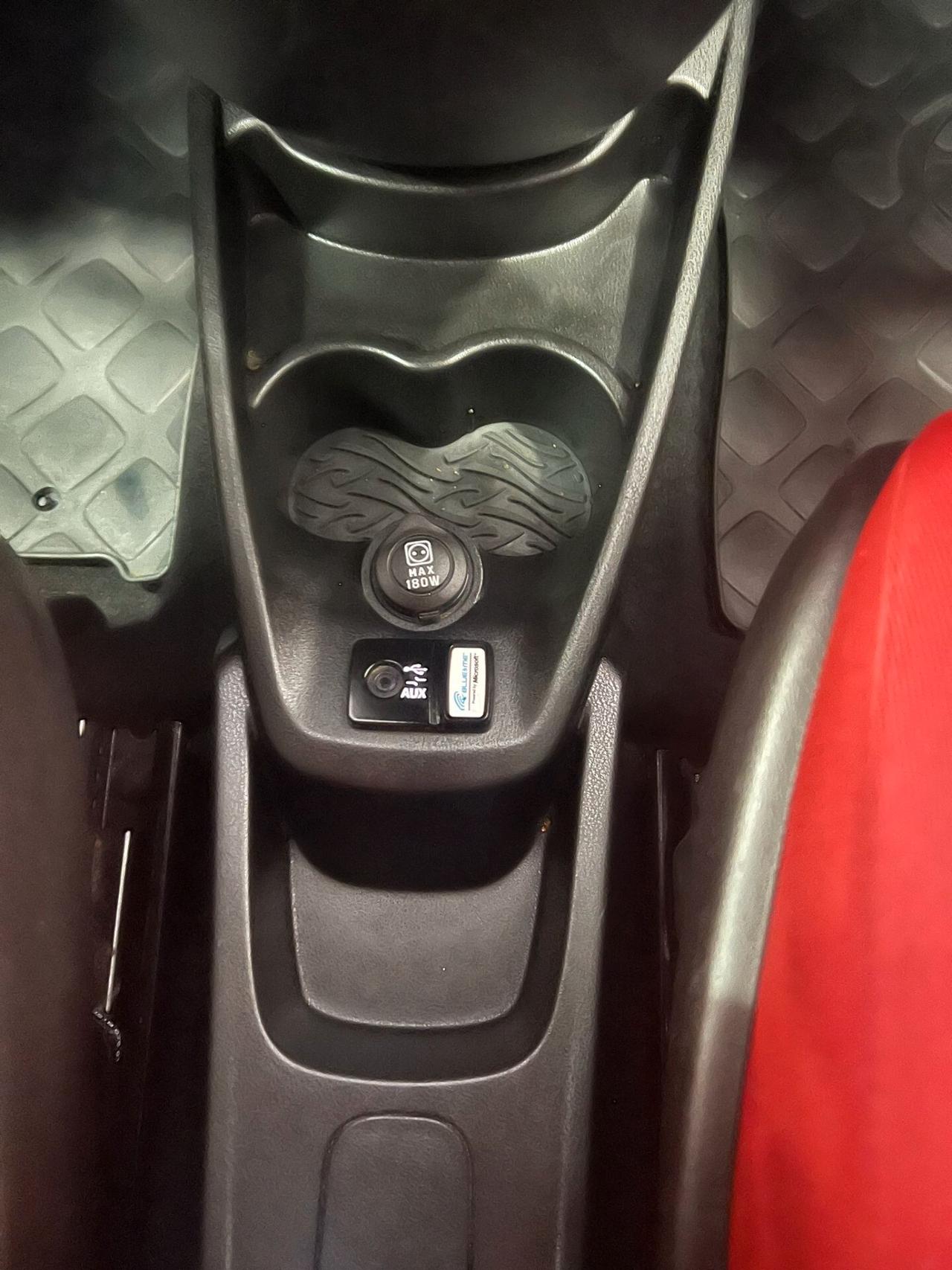 Lancia Ypsilon 1.2 69 CV 5 porte S&S Black&Red