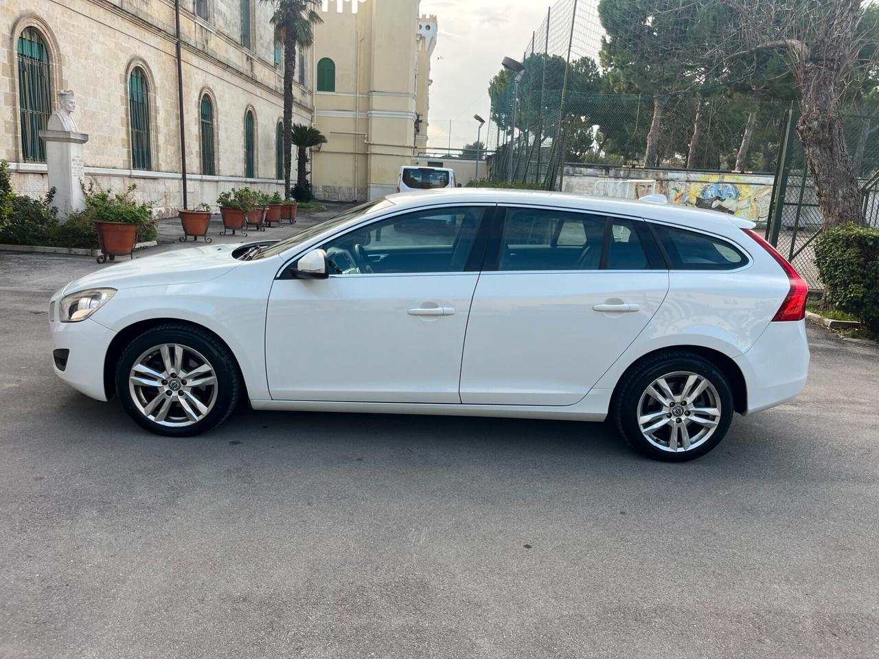 Volvo V60 D2 1.6 Diesel Full Optional