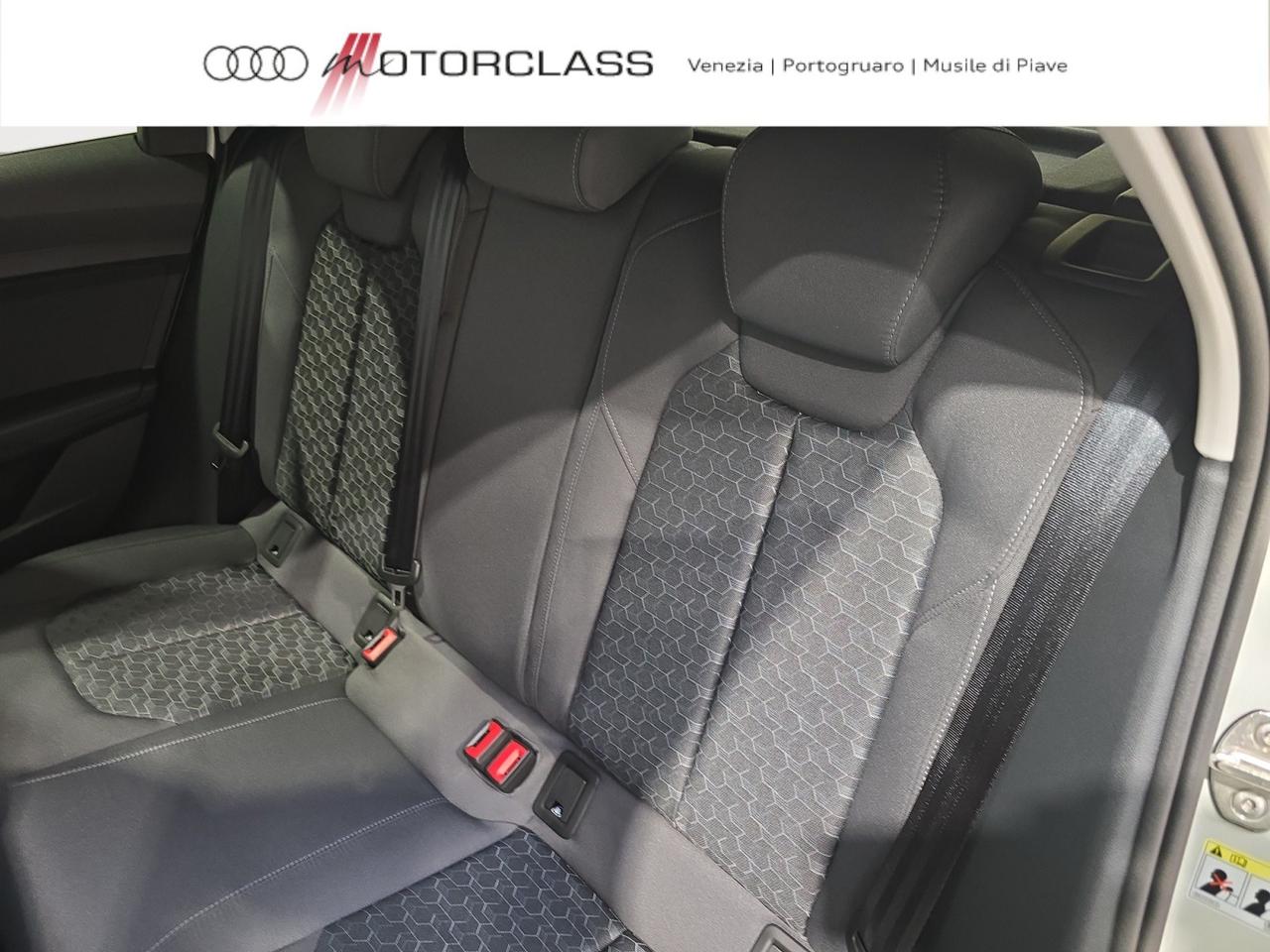 Audi A1 sportback 30 1.0 tfsi 116cv identity black s tronic
