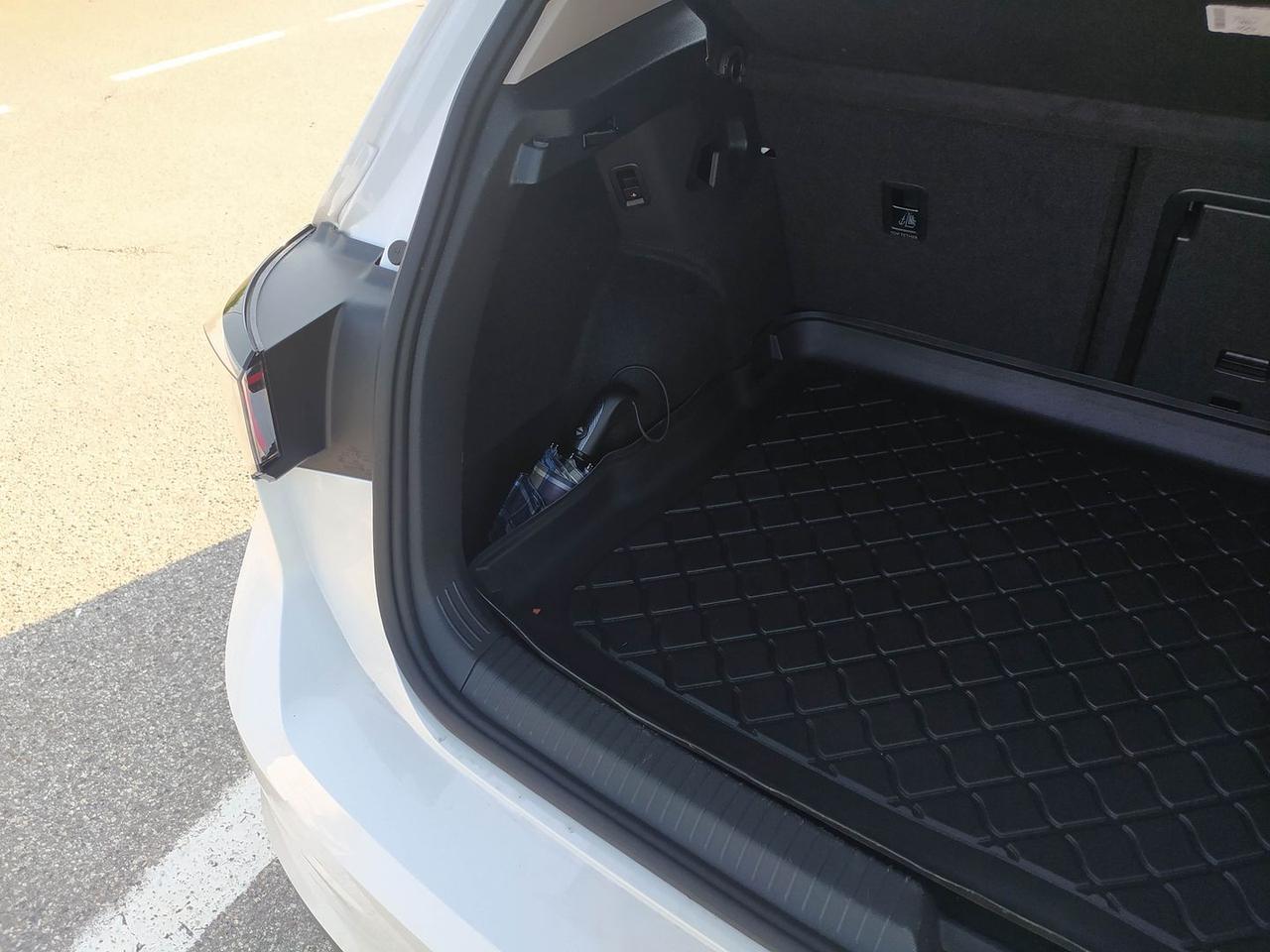 Volkswagen Golf Style 1.5 eHybrid PHEV 204C #12024