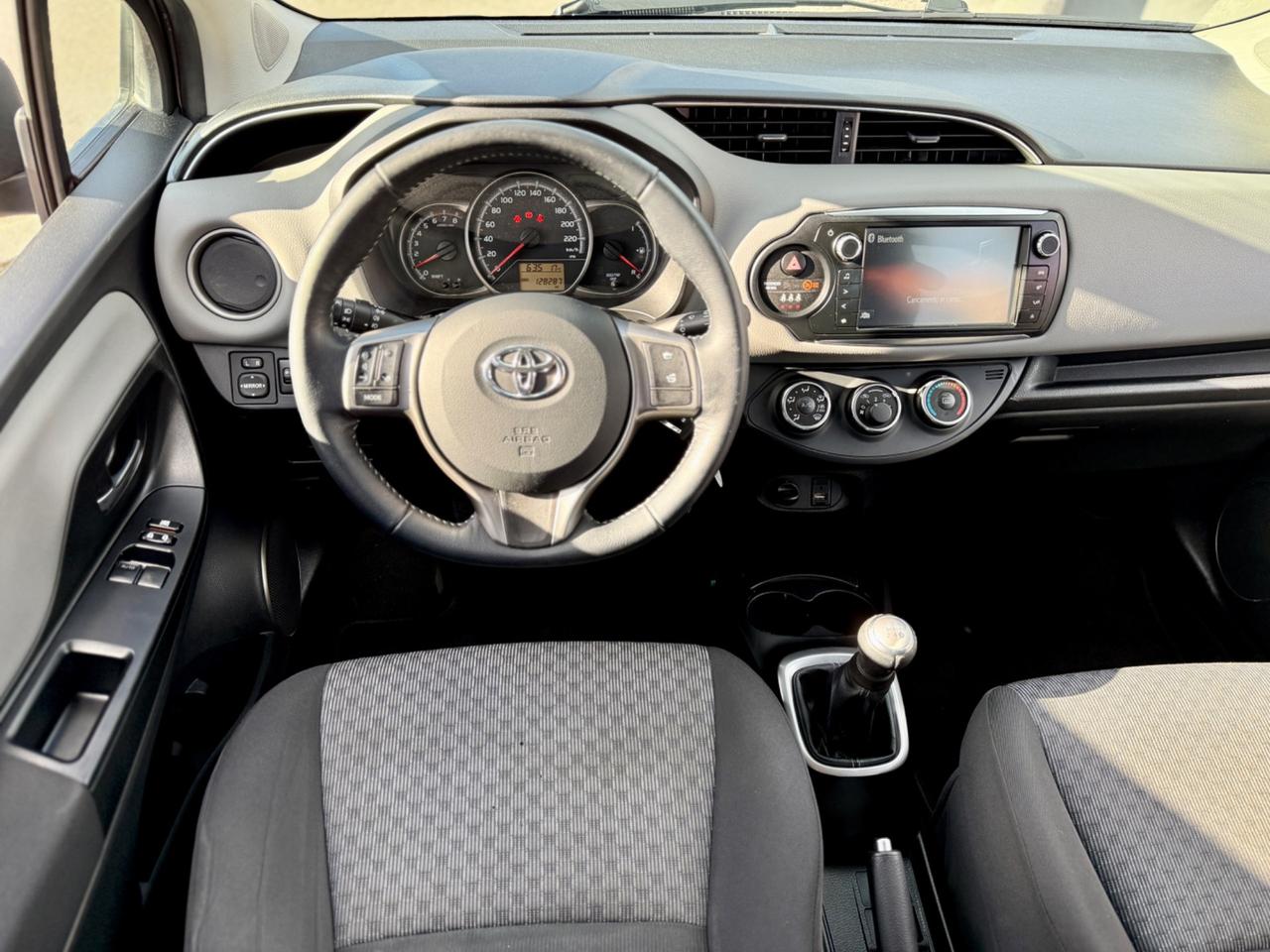 Toyota Yaris 1.0 5 porte Lounge 2015 OK NEOPATENTATI