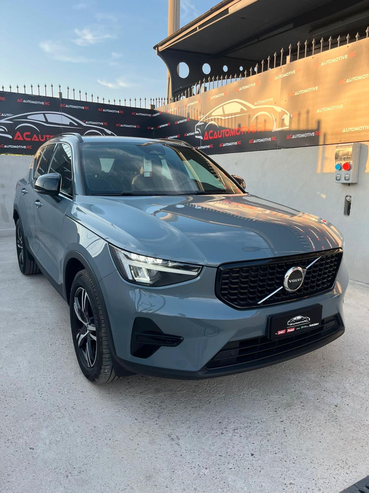 Volvo XC40 B3 automatico Plus Dark