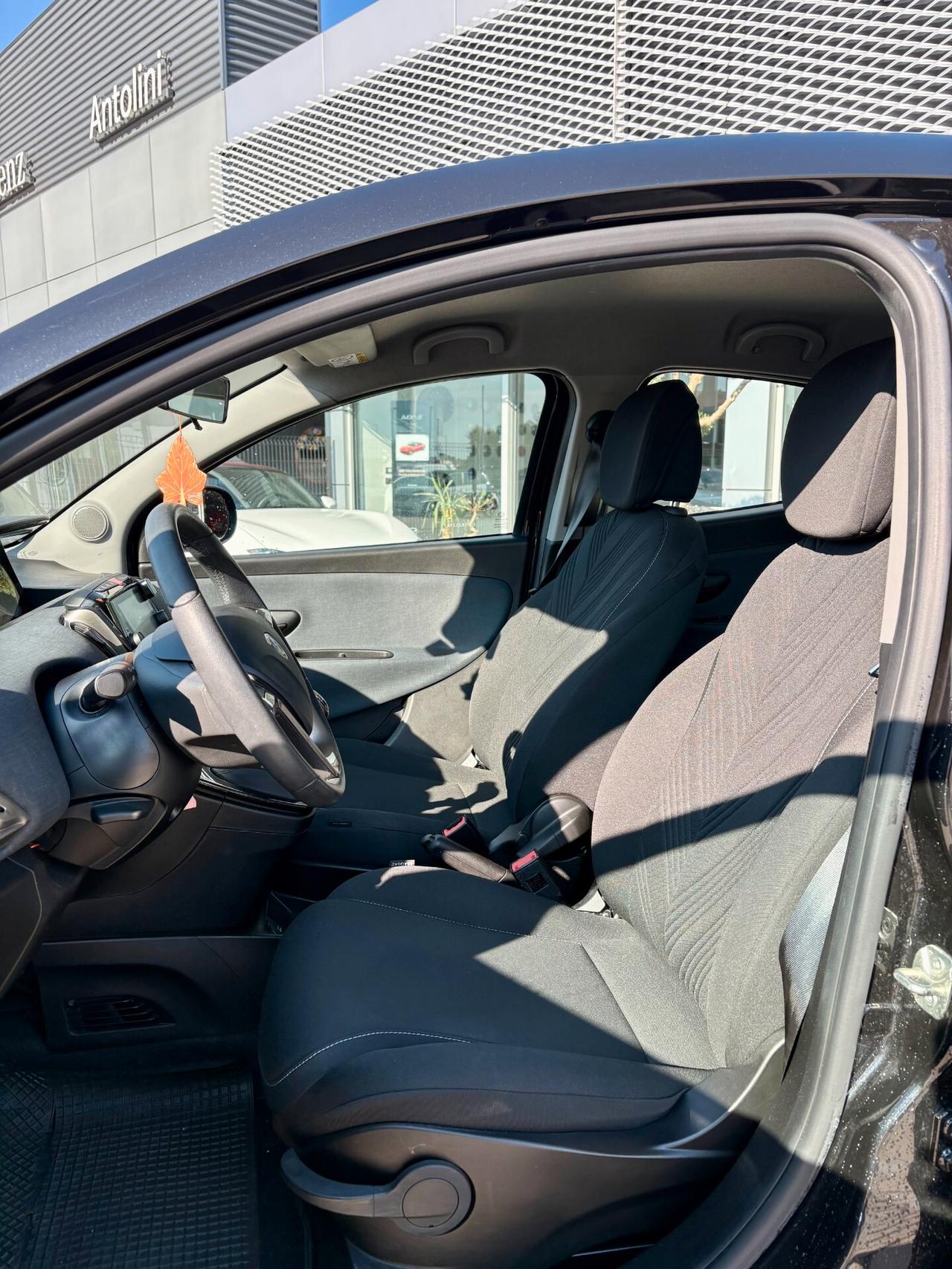 Lancia Ypsilon 1.2 69 CV 5 porte GPL Gold