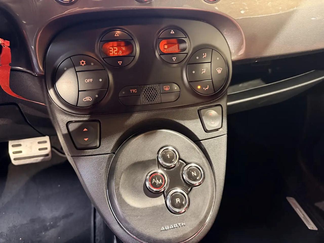 Abarth 500 C 1.4 Turbo T-Jet MTA