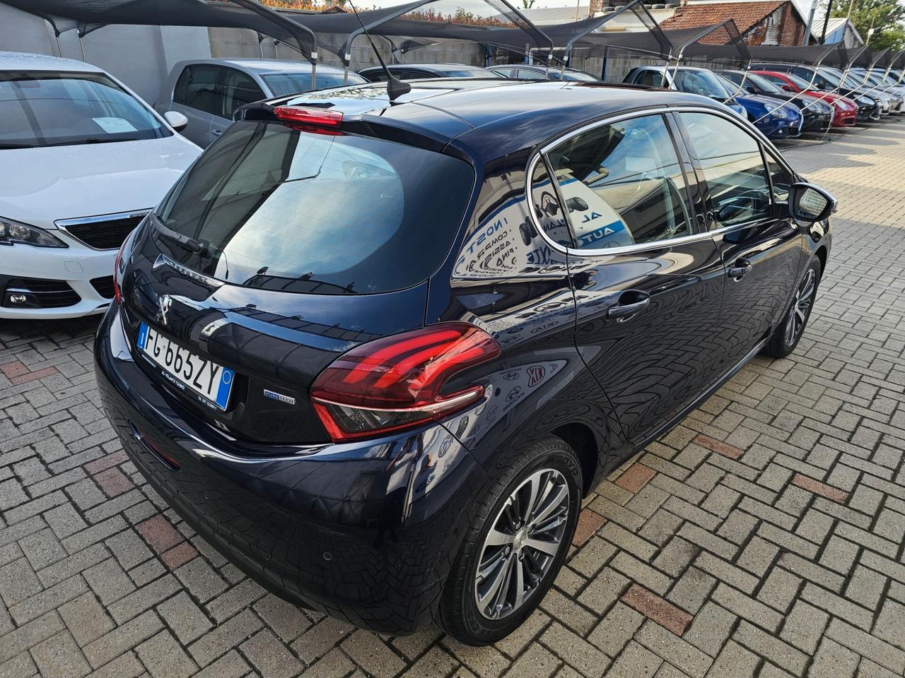 Peugeot 208 PureTech 82 5 porte Allure