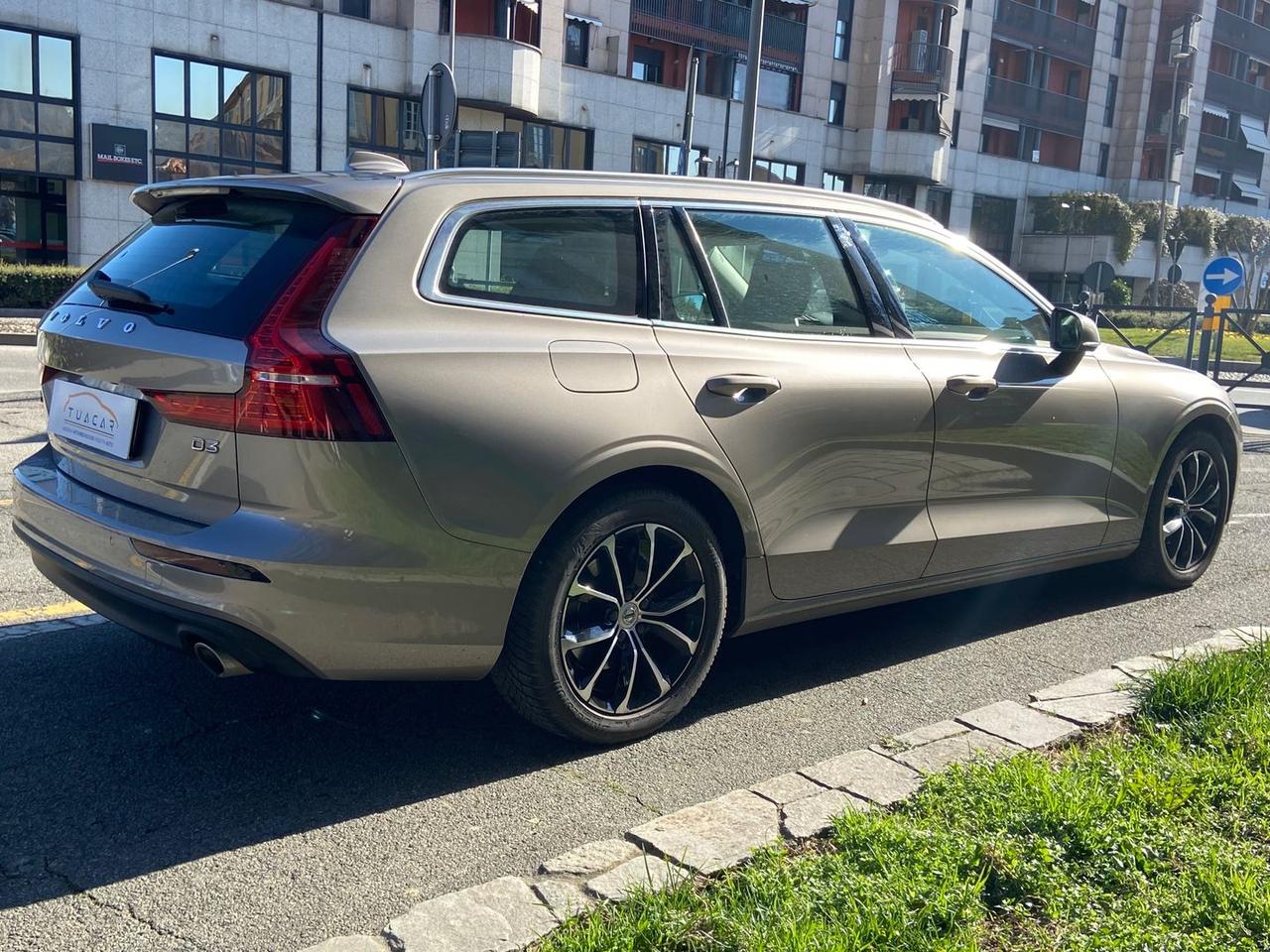 Volvo V60 2.0 D3 Momentum Business Pro