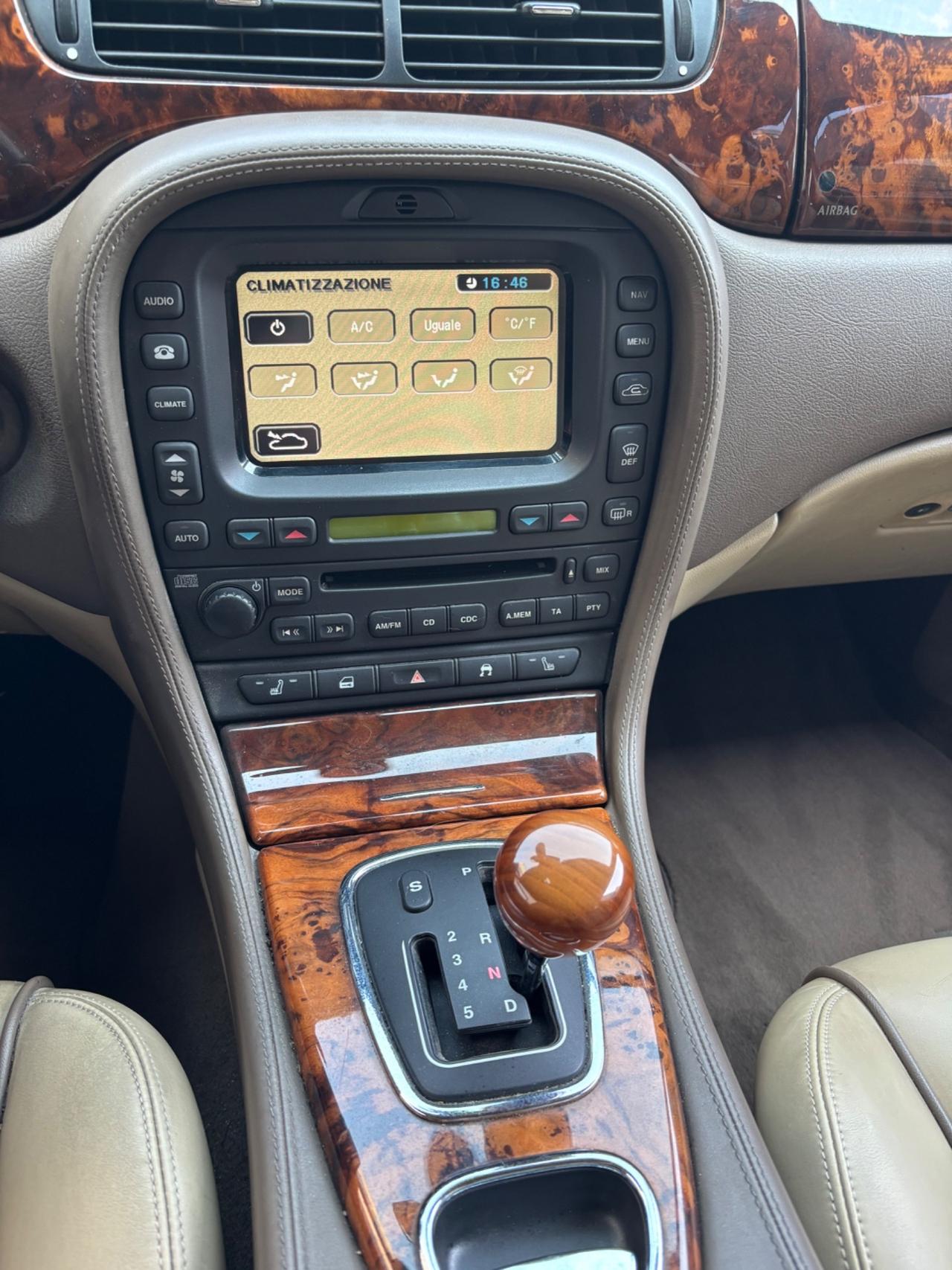Jaguar S-Type 2.7 diesel V6 Executive