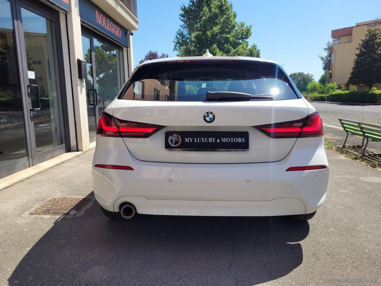 BMW 118i 5p. Advantage