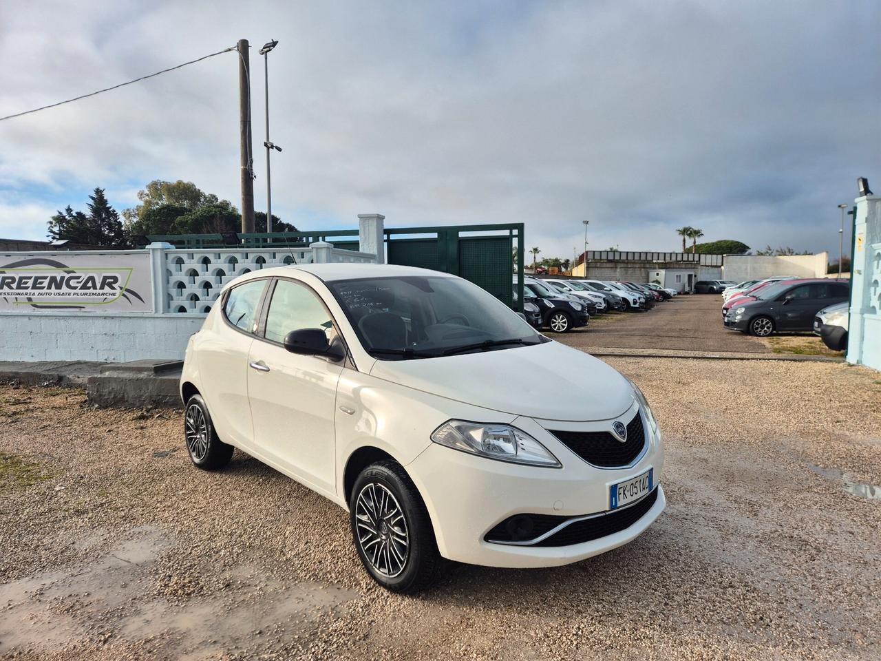 Lancia Ypsilon 0.9 TwinAir 85 CV 5 porte Metano GARANZIA