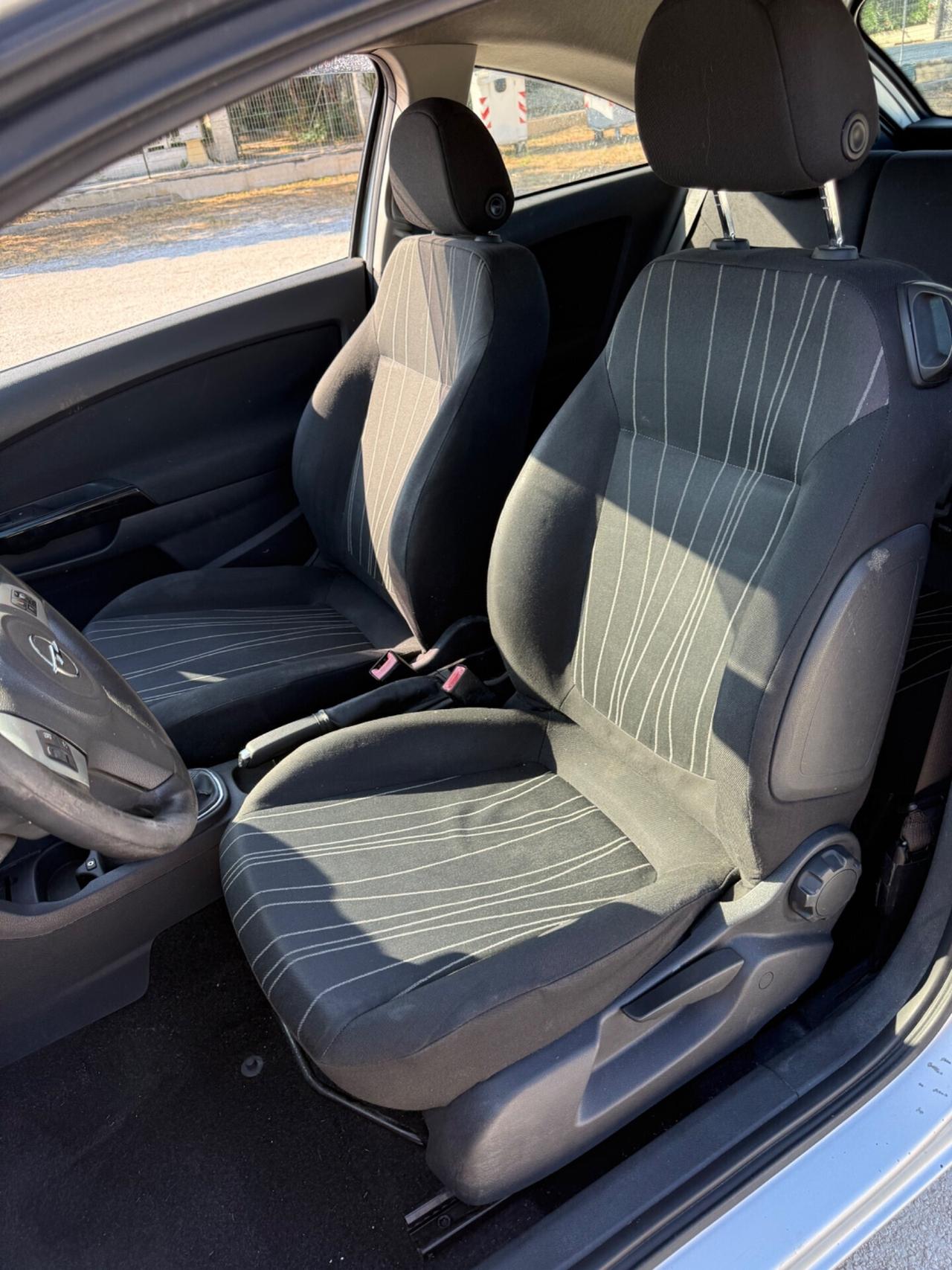 Opel Corsa Diesel 1.3 CDTi 75cv NEOPATENTATI OK