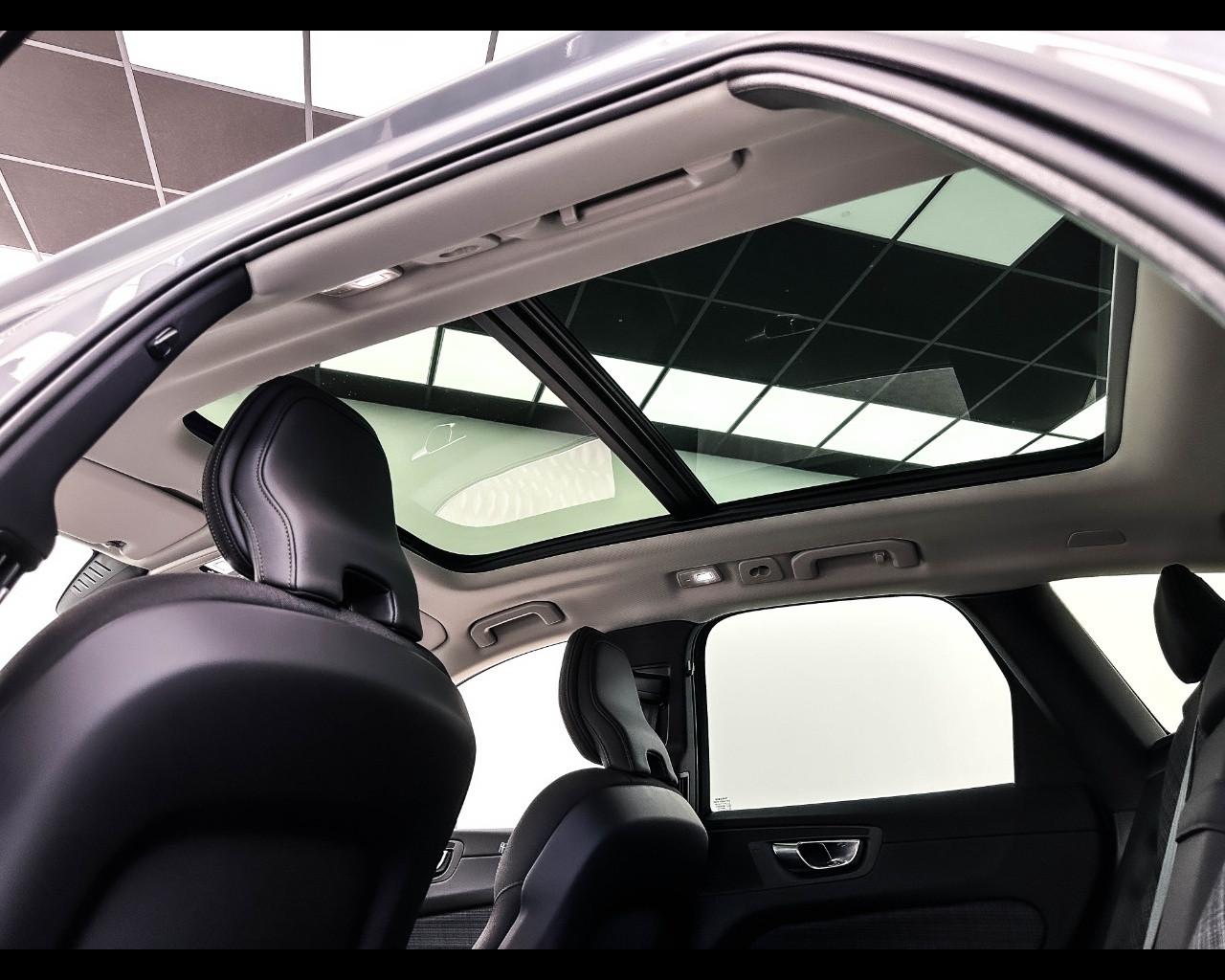 VOLVO XC60 (2017-->) - XC60 T6 Plug-in hybrid AWD automatico Plus Bright