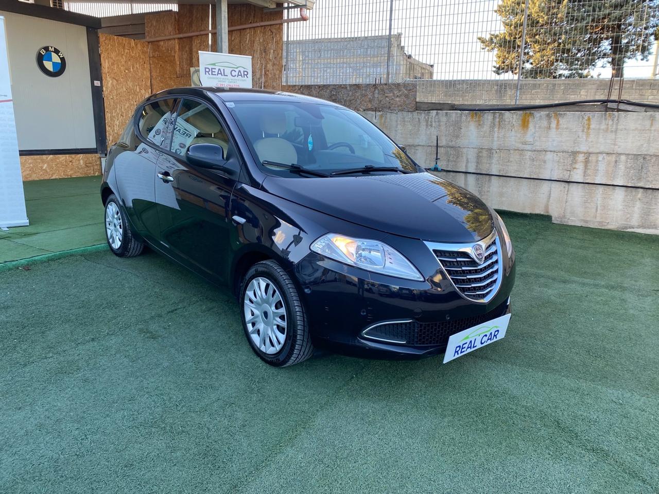 Lancia Ypsilon 1.2 benzina 5 Posti Neopatentati