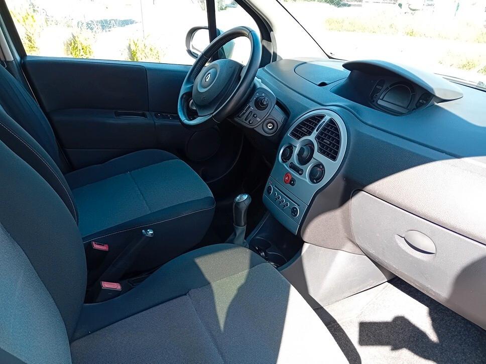 Renault Modus Grand 1.2 16V TCE