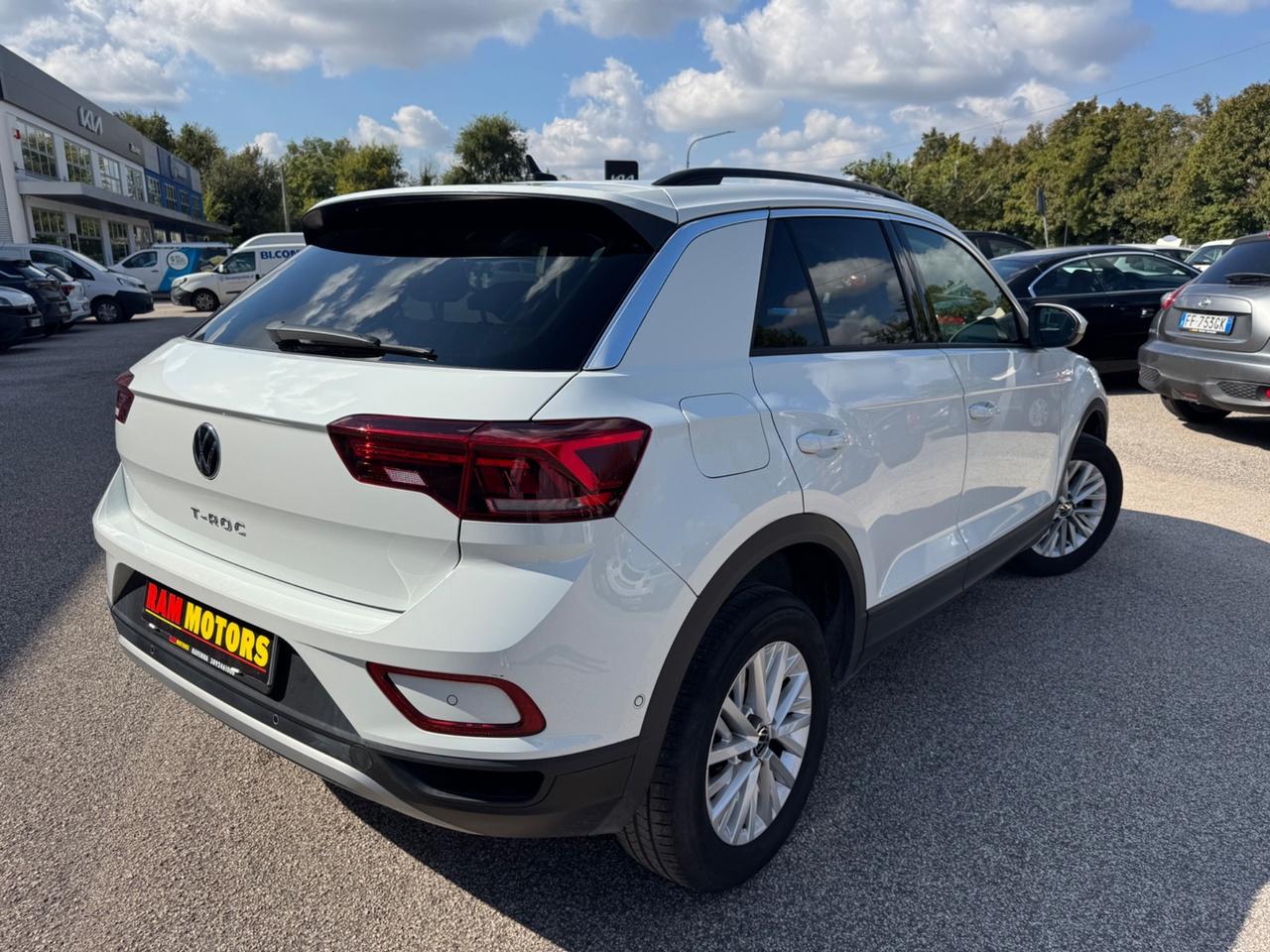 Volkswagen T-Roc 1.0 TSI Style ADATTA A NEOPTANTATI