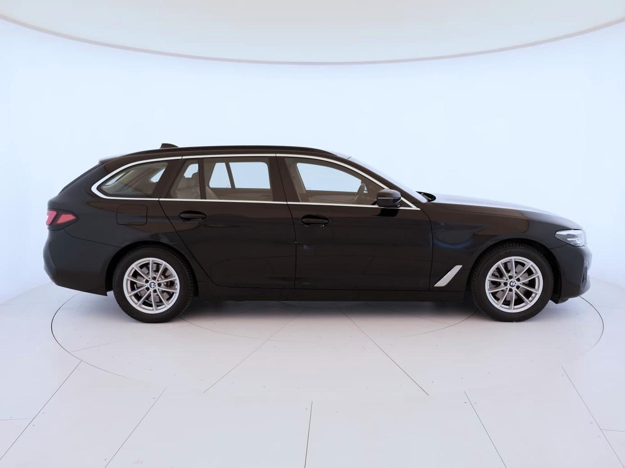 BMW 518d Touring mhev 48V auto
