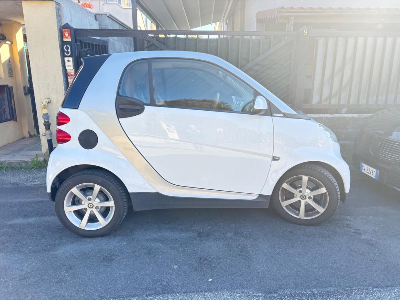 Smart ForTwo 1000 52 kW coupé limited two