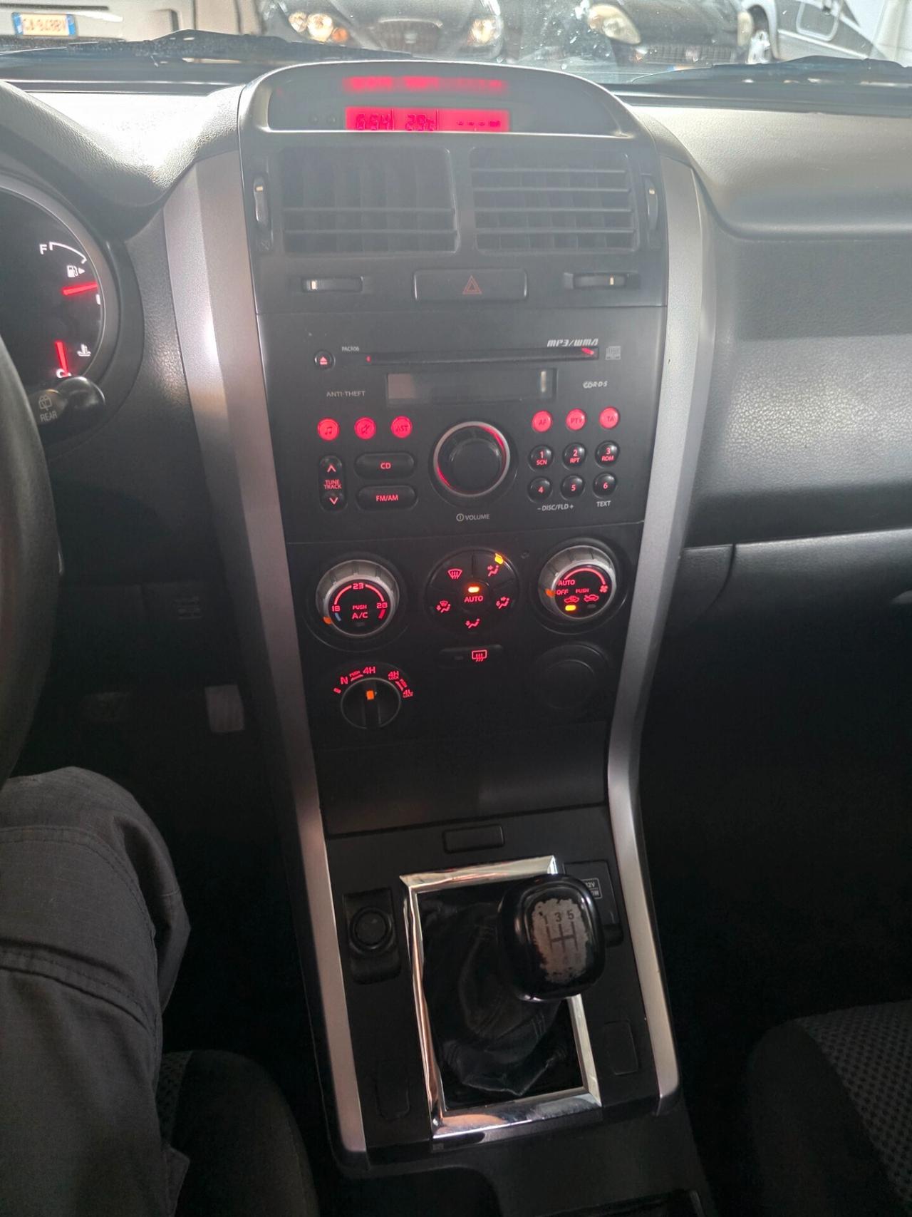 Suzuki Grand Vitara 1.9D 3 porte gancio traino