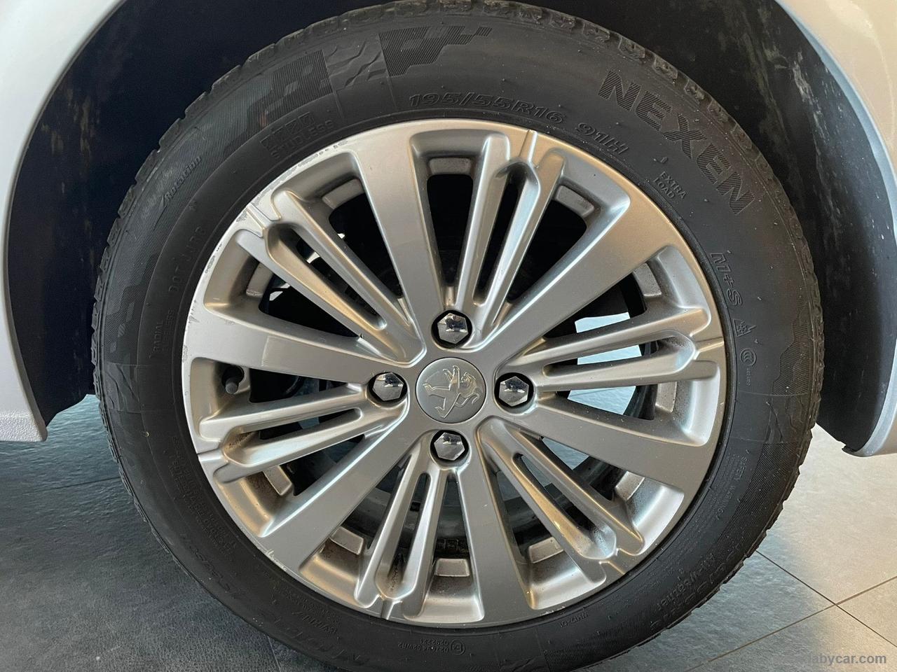 PEUGEOT 208 BlueHDi 75 5p. Allure