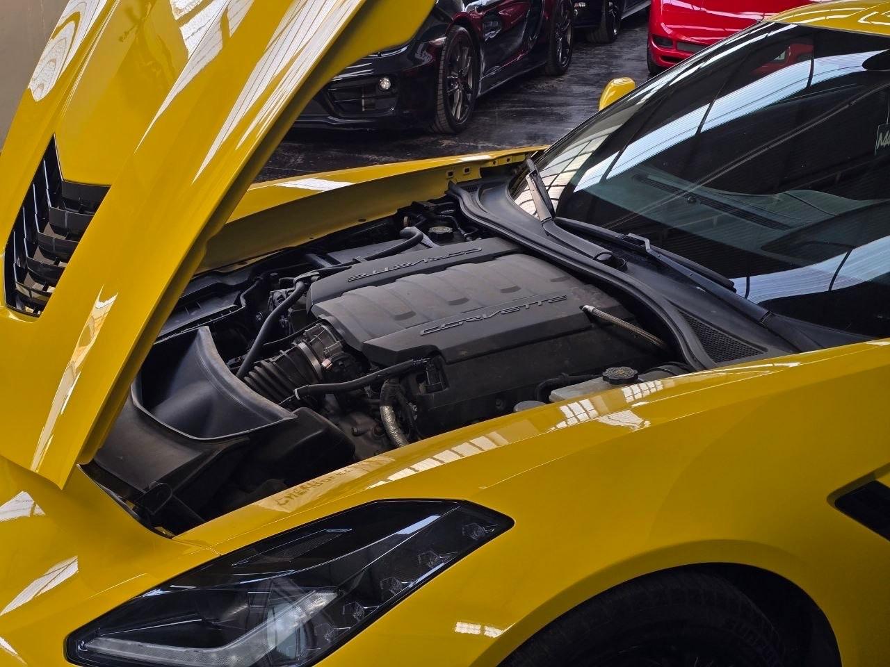 Chevrolet Corvette Stingray 6.2 V8 Z51 2LT