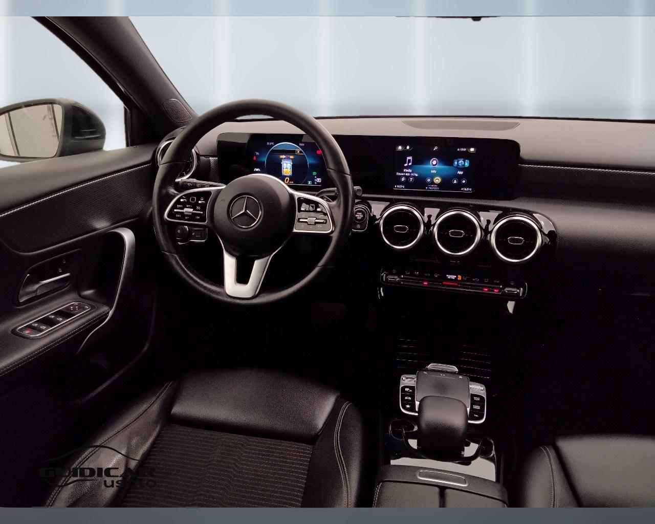 Mercedes-Benz Classe A - W177 2018 - A 180 d Sport auto
