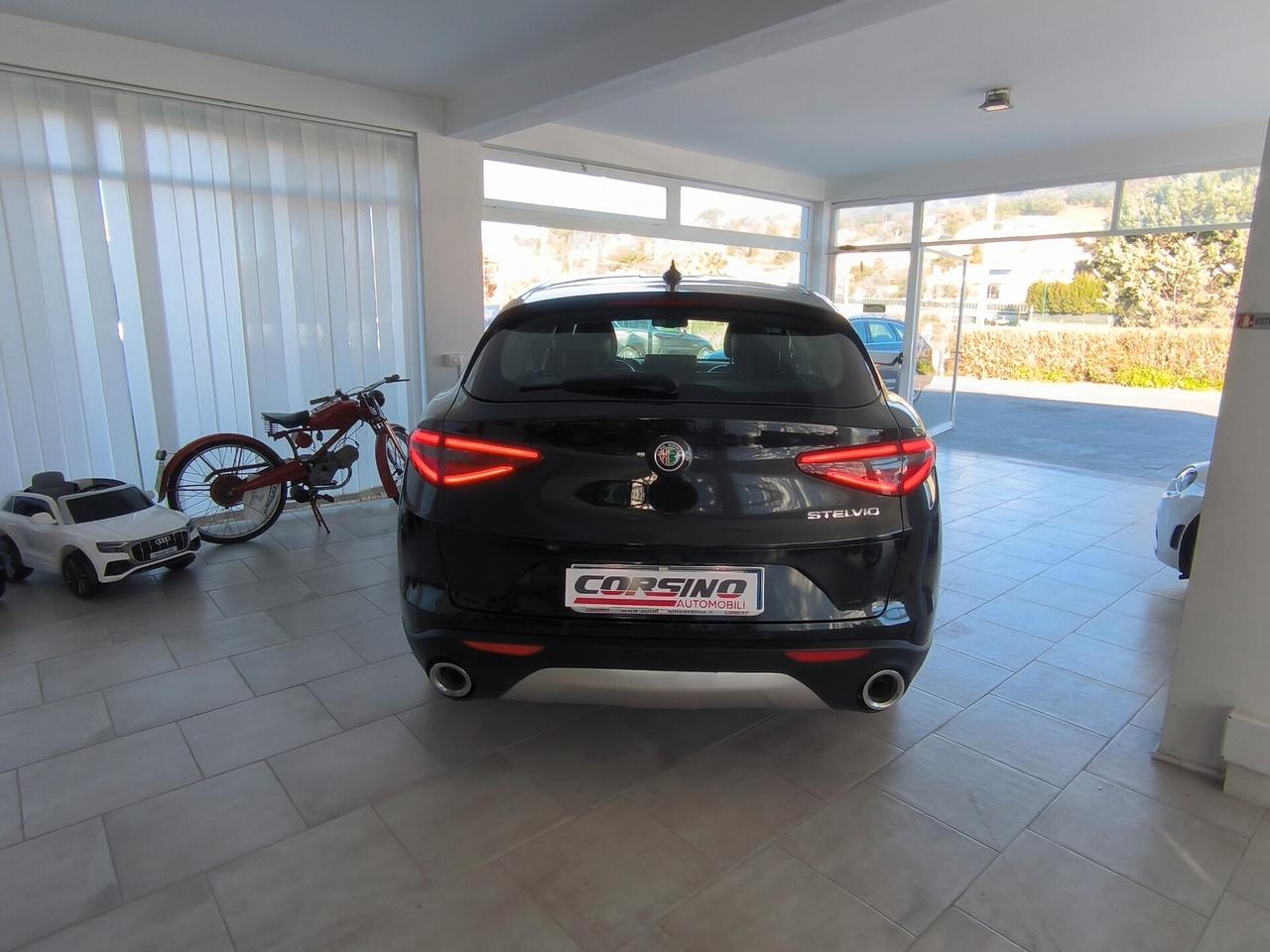 Alfa Romeo Stelvio 2.2 Turbodiesel 210 CV AT8 Q4 Executive