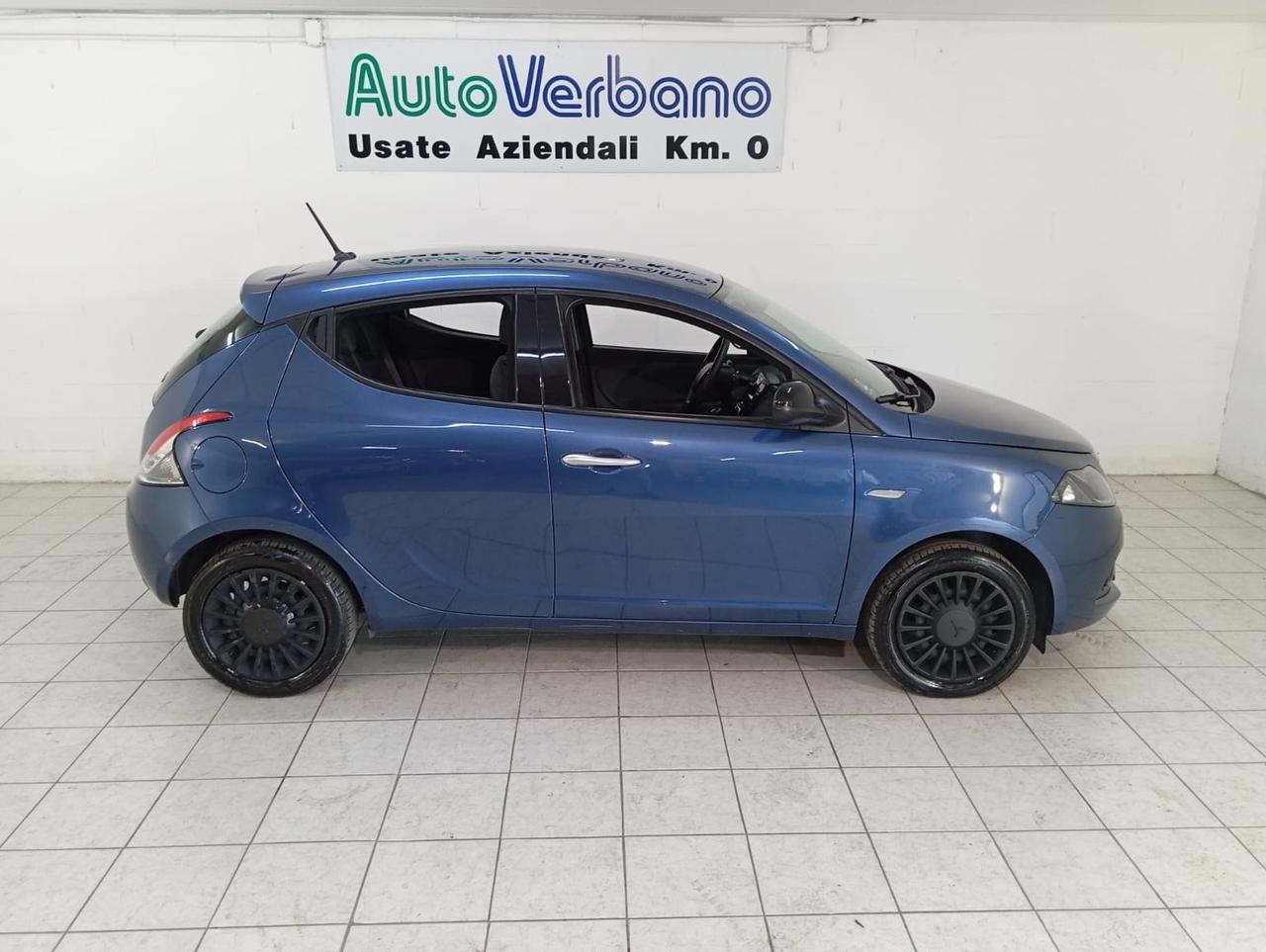 Lancia Ypsilon 1.0 FireFly 5 porte S&S Hybrid Ecochic Silver
