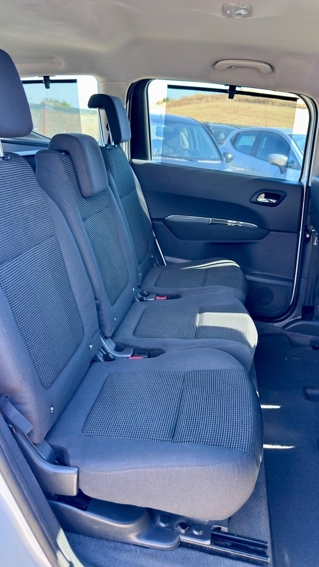 Peugeot 5008 1.6 HDi 115CV Allure