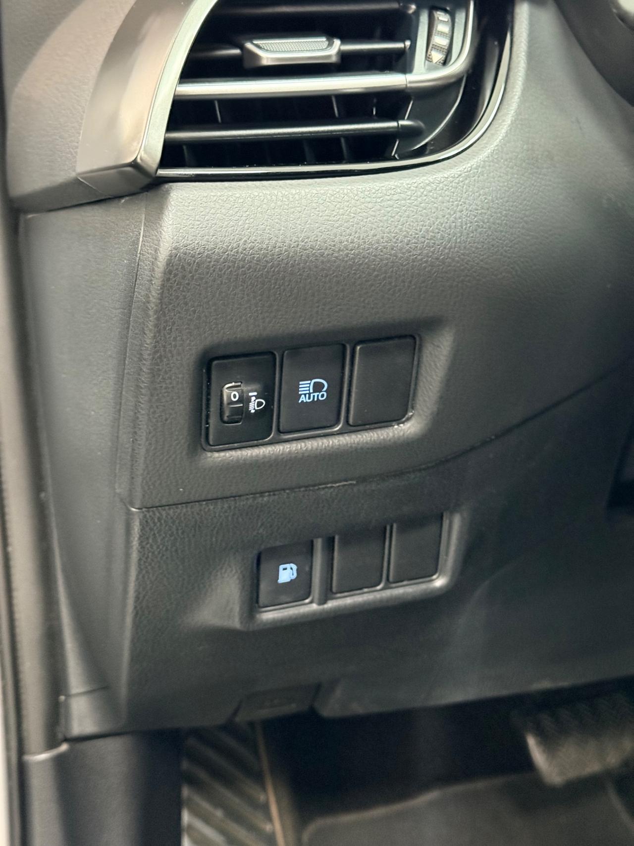 Toyota C-HR 1.8 Hybrid E-CVT 98cv Lounge 07/2022 Neopatentati